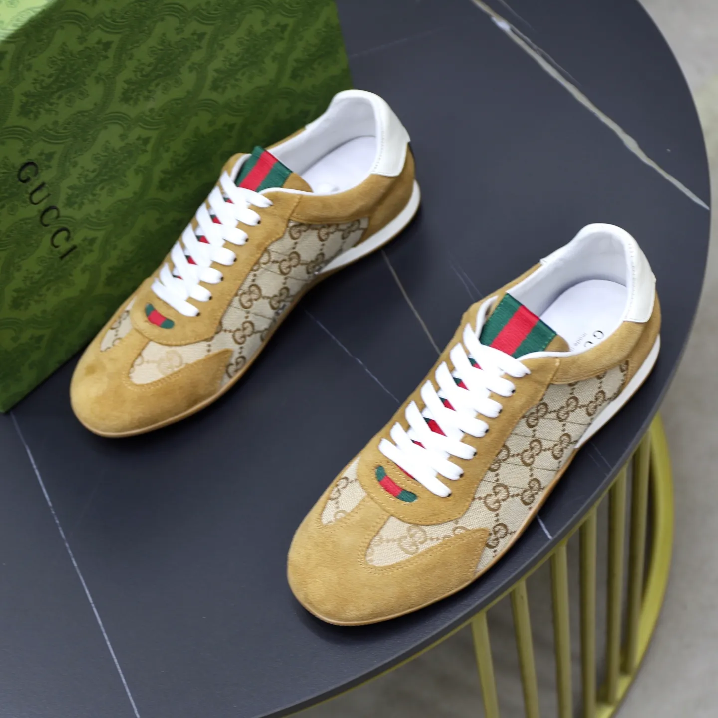 Ex-factory price: 462💰🙅‍♂️🙅‍♂️🙅‍♂️ Brand: Gucci GUCCi Standard code: 38-44 (45 customized) Grade: Same as the official website Material: Original cowhide stitching brand cloth Comfortable and breathable pigskin lining Lightweight and wear-resistant sports outsole Style category: Men's fashion casual shoes Running sports shoes Distinguished luxury brand elements Top luxury color: actual picture color